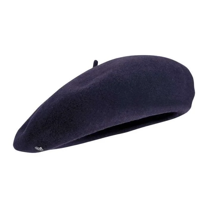 A black french beret