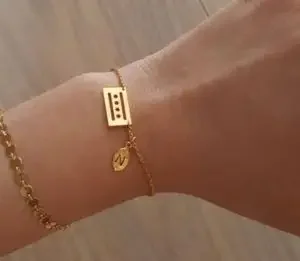 A bracelet with a pendant of the flag of Chicago