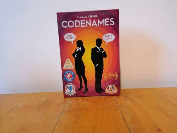 Package of the game "codenames"