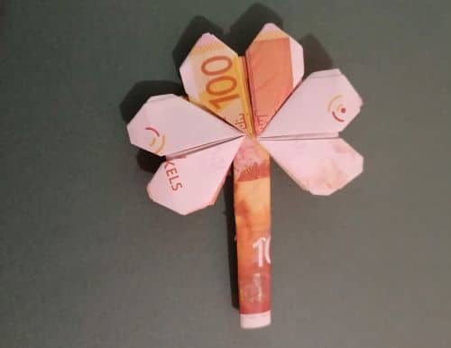 shamrock made from cash notes