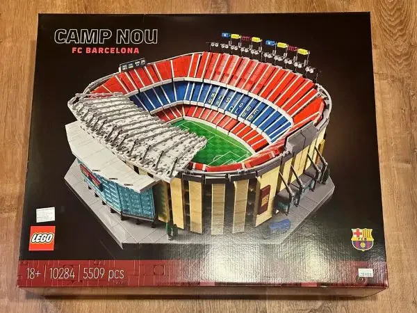 The box of a LEGO Camp Nou set